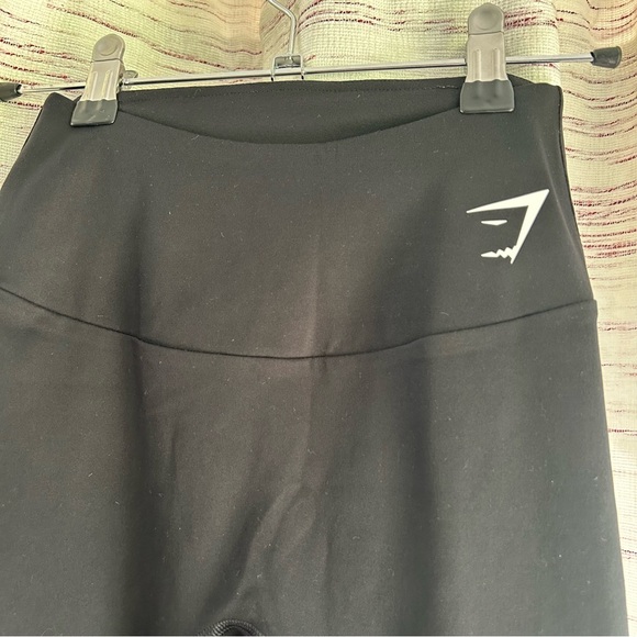 Gymshark Black High-rise Training Crop - Picture 4 of 5